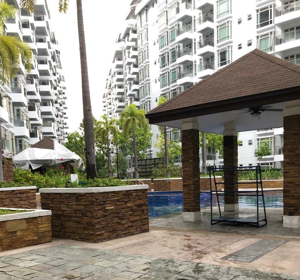 F-10c Parkside Guest house Pasay